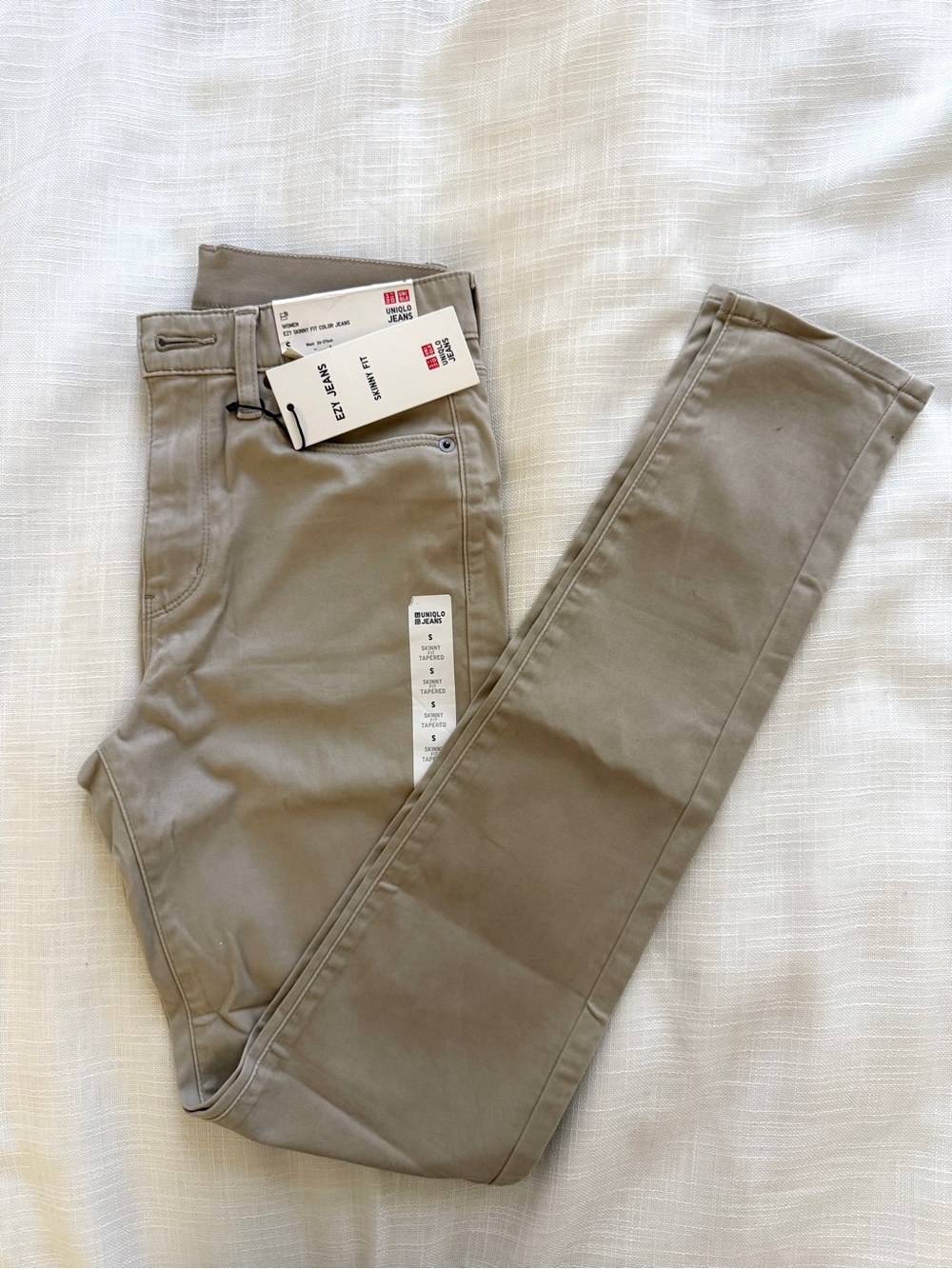 NWT Uniqlo women soft Slim-fit stretch skinny fit tapered jeans, size S